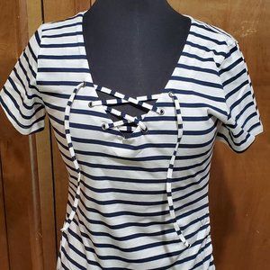 Women's Maternity Short Sleeve Lace Up Tunic Top